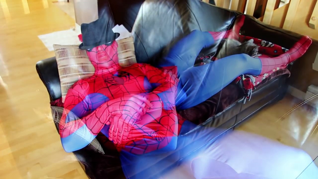Spiderman vs Venom - In Real Life - Superhero Movie-QKYykLBDXu4