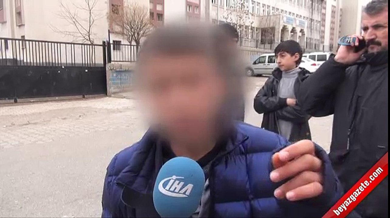 Öğretmen, tuvalete götürdüğü öğrencisini darp etti