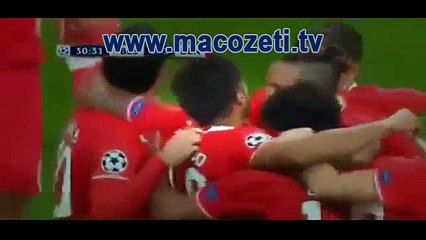 下载视频: Beşiktaş vs Benfica 3-3 Genis Maç Özeti 23/11/2016 | www.macozeti.tv