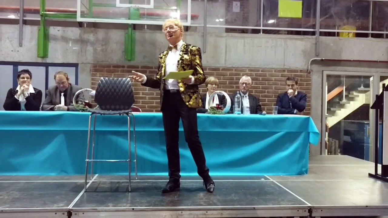 Daniel Senesael récite La caravane humaine