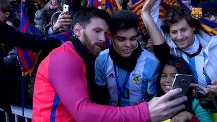 Barça faz treino aberto com mais de dez mil torcedores