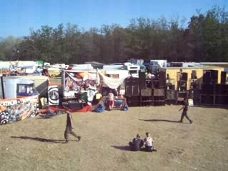 Teknival italie 2007 pinerolo  mur de ouf