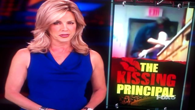 O eleva de 16 ani a ramas sa invete dupa ore, dar auzea zgomote ciudate in clasa de langa. Ce a vazut cand s-a uitat pe