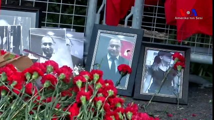 Reina Saldırısında Ölenler Karanfillerle Anılıyor