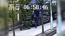Trucker kicks thief off speeding motorbike to retrieve stolen phone