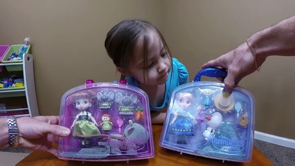 Télécharger la video: Cutest EVER Disney Frozen Animators Elsa Anna Mini Doll Play Sets Toys! Kids Video Toy Opening