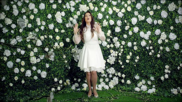 Dragana Mirkovic - Od milion jedan (OFFICIAL VIDEO 2017) HD