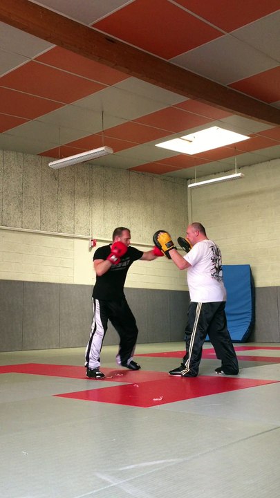 travail à la patte d ours boxe pieds poings