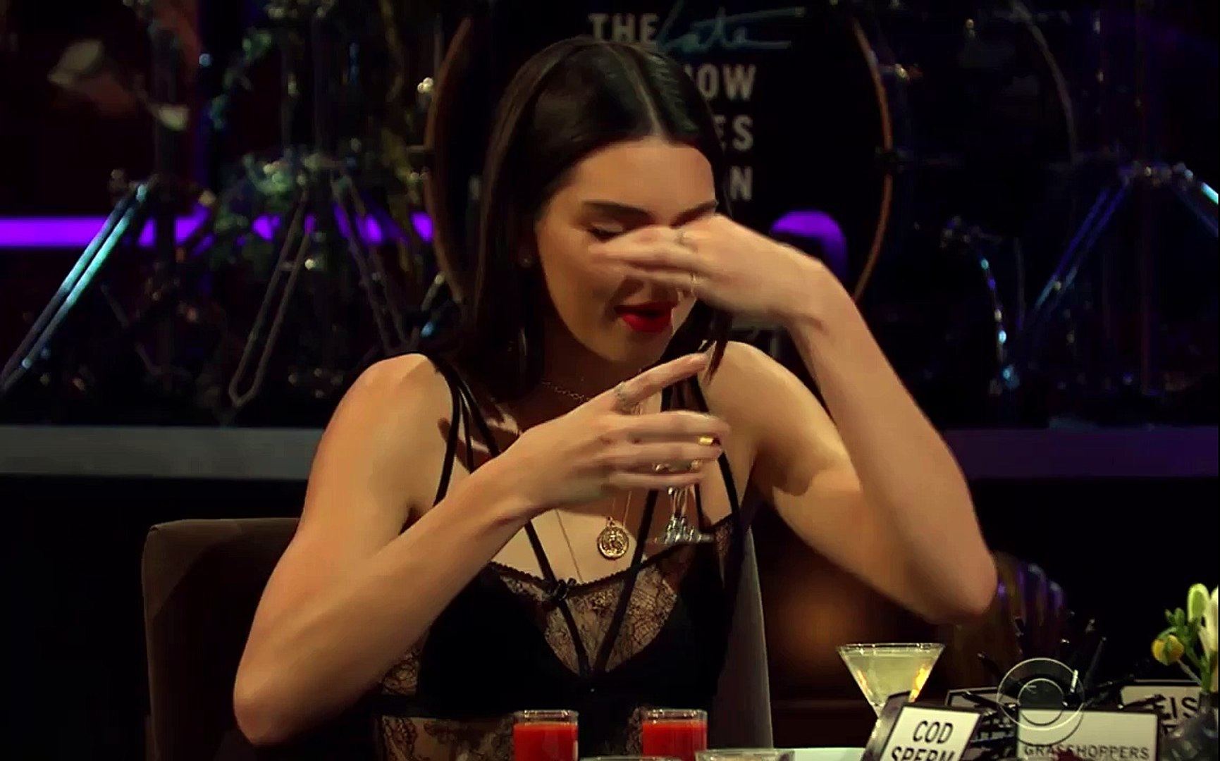 ⁣Kendall Jenner Drinks Bird Saliva