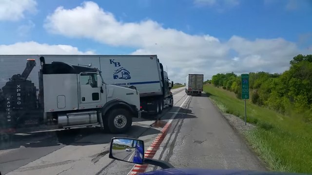 Amazing dash camera Accidents on Roads 2016 - Truck, Car Crashes Accidents