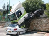 Amazing Truck Accidents Truck Crash Compilation 2016, crazy truck crash - mountain truck collapse