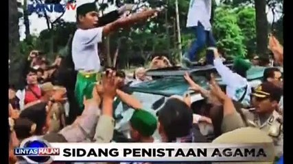 Dua Kubu Nyaris Bentrok Sebelum Sidang Ahok Digelar