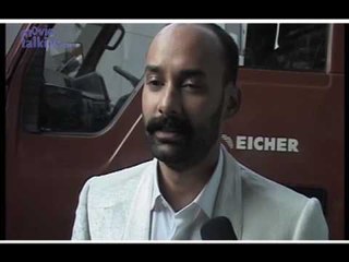 Caught between cultures! : 'Na Ghar Ke Na....