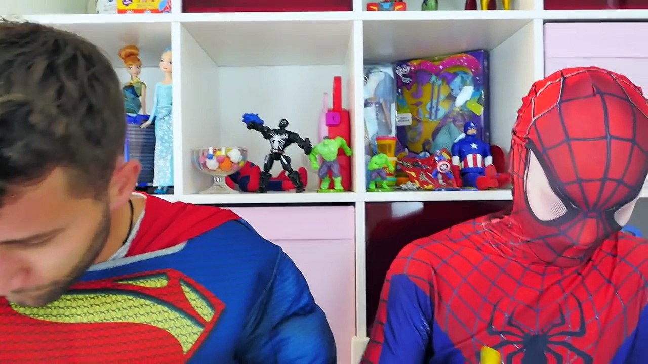 Spiderman vs Superman Drawing challenge w_ Frozen Elsa Play Doh & Superhero Prank in Real Life-1t25cwZn18Y