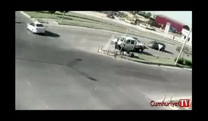 Korkunç kaza anları MOBESE'ye böyle yansıdı