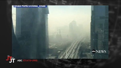 Incroyables images de Pékin frappé par un pic de pollution - Regardez