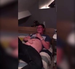 Un jeune fait une reprise improbable de Sean Paul avec son ventre