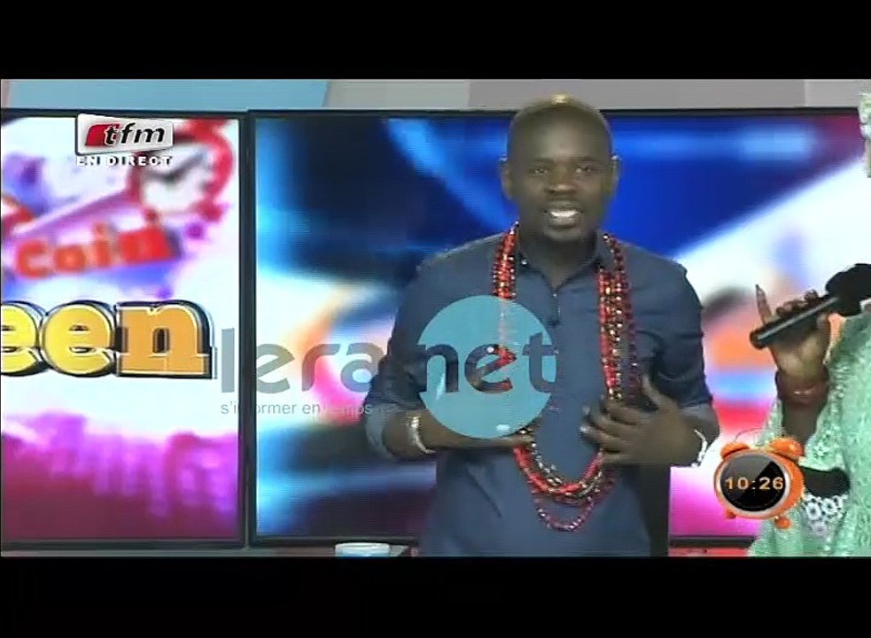 Ngoné Ndiaye Nguéweul fait porter des "fér" a pape cheikh et tout le plateau