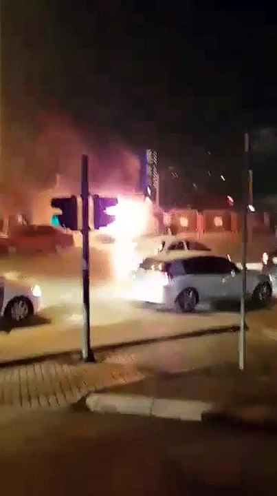 Vetura qe digjet ne mes te prishtines