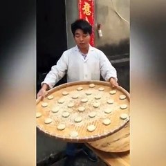chinese cookie maker with unique talent