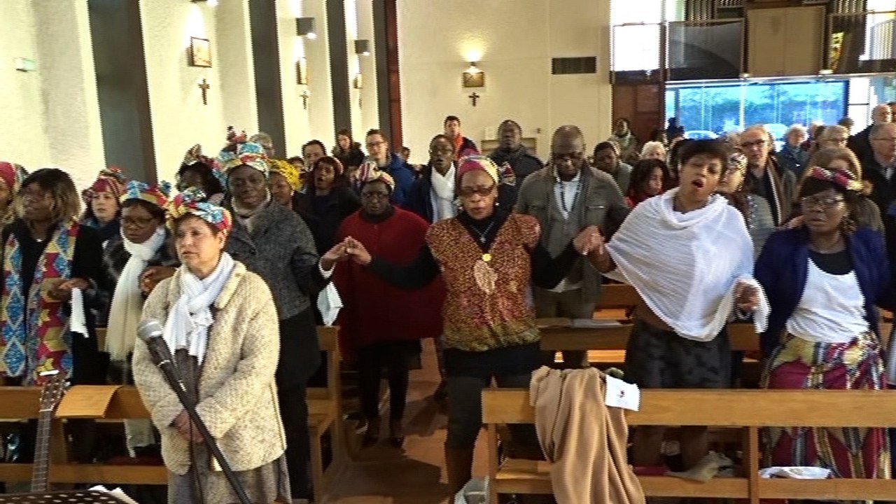 5 ans de sacerdoce du père Amédée-6-Notre Père et Paix