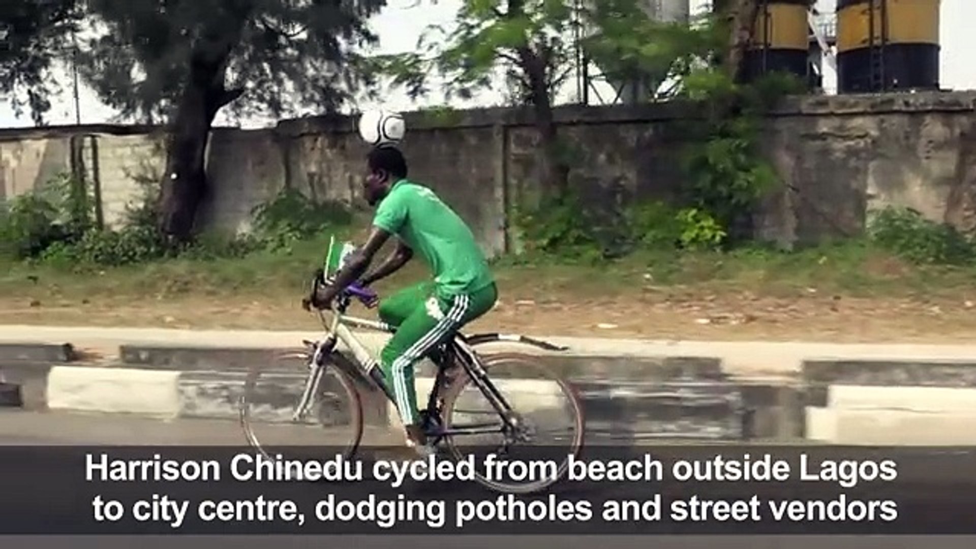 Nigerian footballer cycles 103 km with ball on head