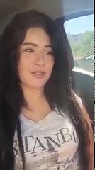 فضيحة  تونسية تنزع ثيابها على المباشر في الفايسبوك لاباس في مخها هاذي