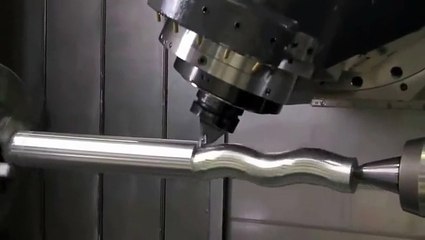 L'usinage de ce rotor est incroyablement hypnotisant et satisfaisant à regarder