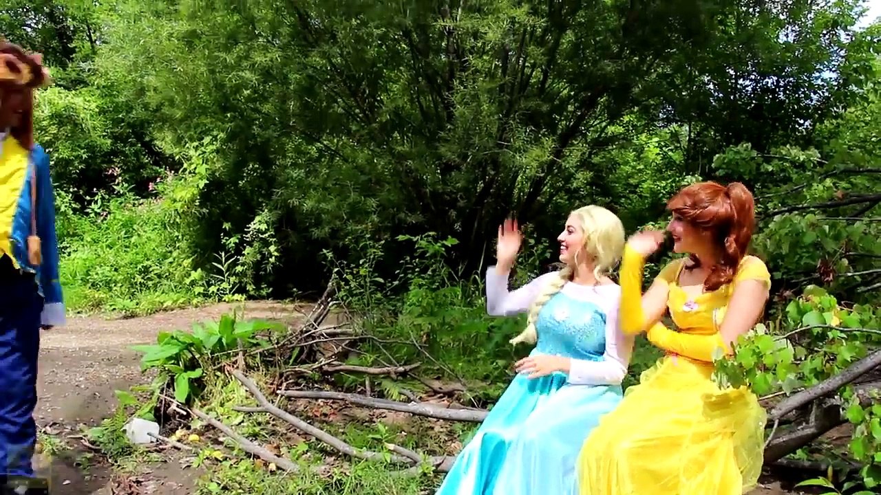 Frozen Elsa & Spiderman POOL KISS! w_ Pink Spidergirl Joker Anna Catwoman  PRANK! Superhero Fun  -)-cwIMf4nrYB0