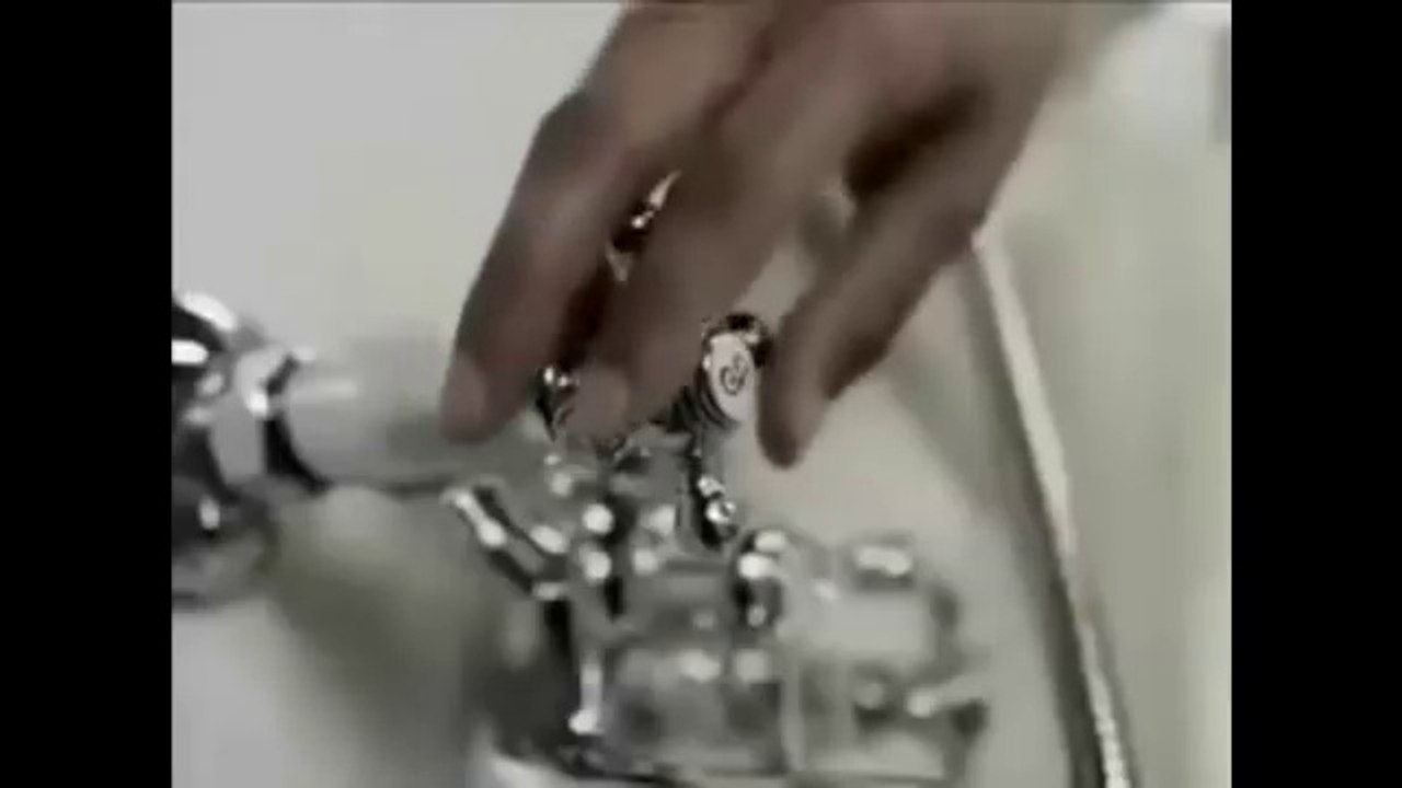 Really Clever Kids!How to see a NAKED girl. (Best Funny Videos - Fun)