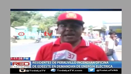 En Monte Plata incendian oficina de EDEESTE en demanda de energía eléctrica-Red De Noticias-Video