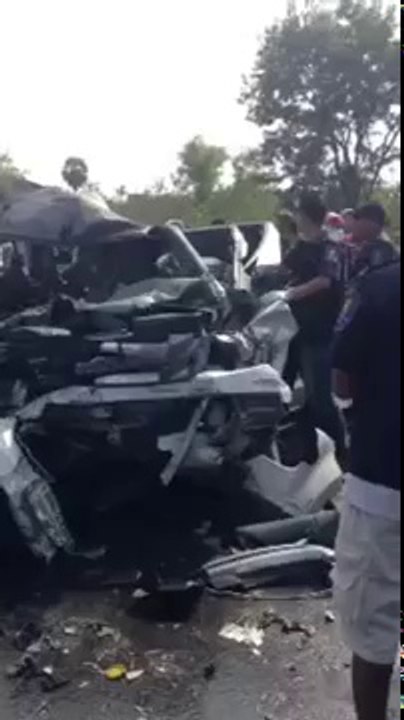 เหตุเพลิงไหม้รถตู้ 25 ศพ (คลิปเต็ม)