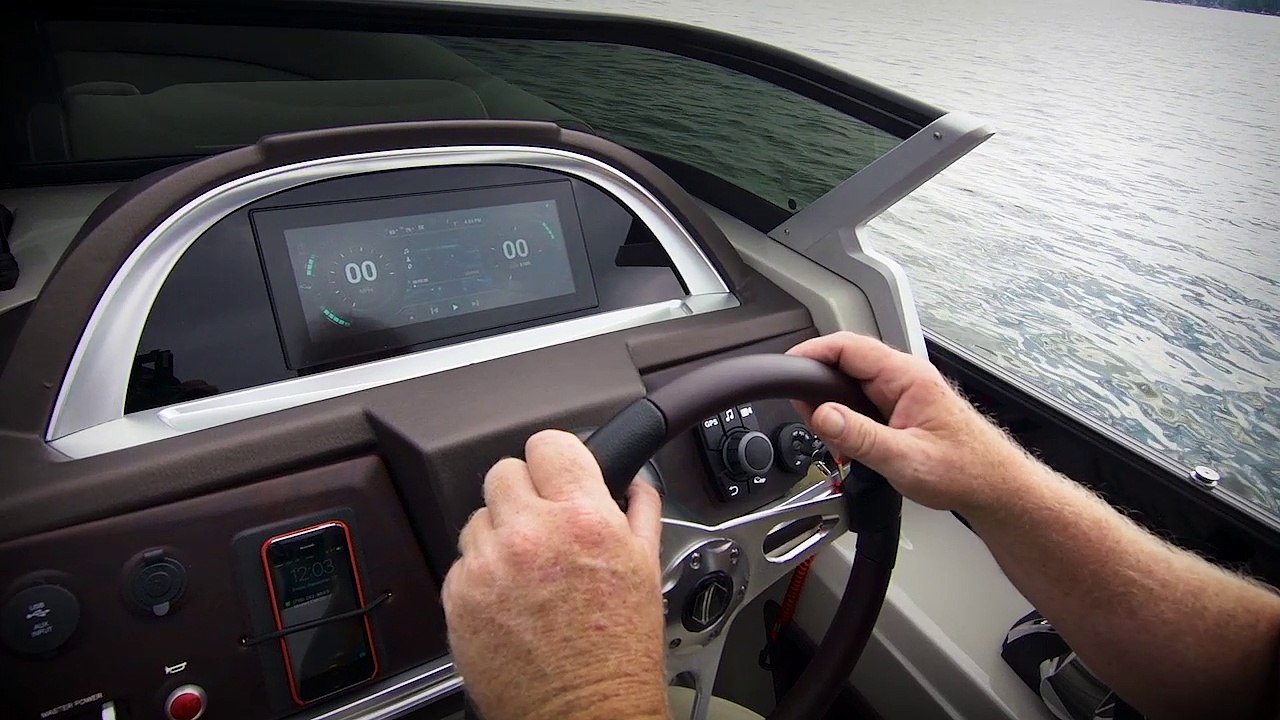 2017 Boat Buyers Guide: South Bay 523 RS DC