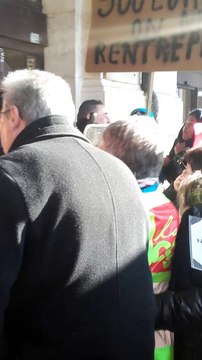 Les grévistes de la clinique de l'Ormeau à Tarbes, envahissent la gare Matabiau à Toulouse