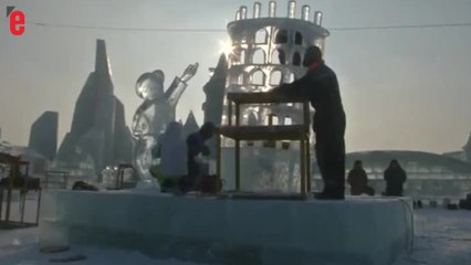 En Chine, d'impressionnants bâtiments sculptés dans la glace