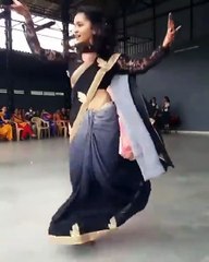 IIT Delhi Girl  sexy Dance