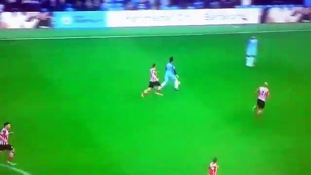 Claudio bravo struggling errors for Manchester City 