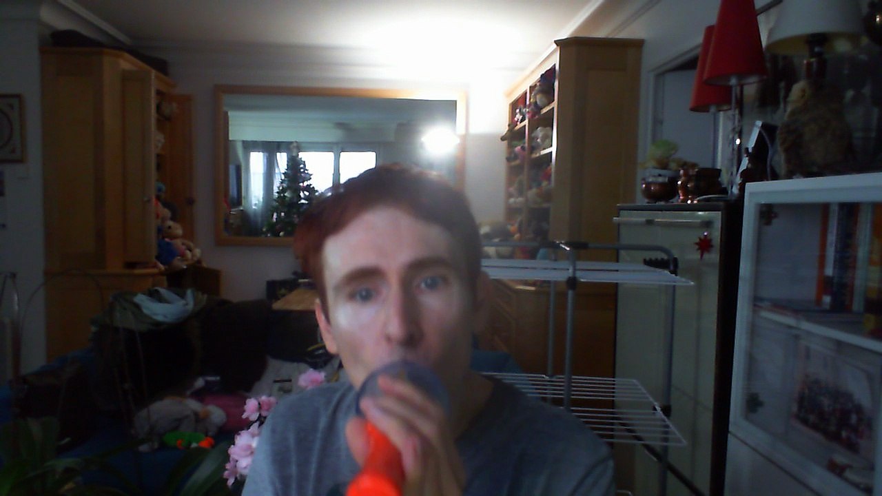 Wiwi égratigne "ne m'oublie pas" de Ridsa