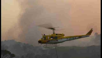 Sudáfrica lucha por controlar el incendio en el monte Helderberg