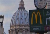 Pese a la polémica, ya funciona el primer McDonalds en el Vaticano