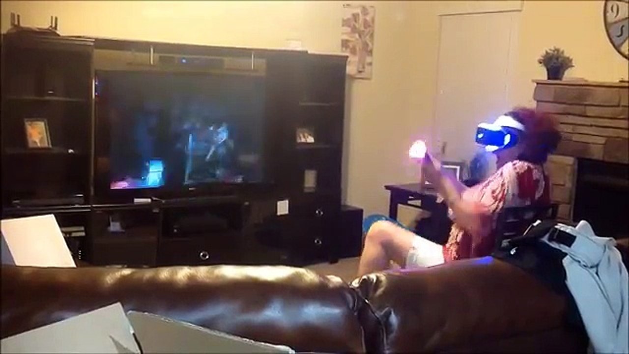 Elderly Woman Who Loses His Self While Playing Virtual Reality Eyeglass Game