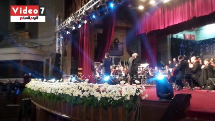 بالفيديو.. وليد توفيق يغنى "الليلة دى" لايف