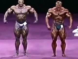 JAY CUTLER vs RONNIE COLEMAN mr olympia posedown - YouTube