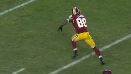 Brazilian announcers Pierre Garcon dodges defenders for 49-yard gain