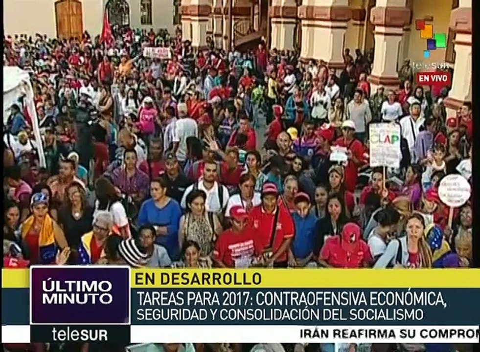 Maduro pide consolidar las misiones y grandes misiones en 2017