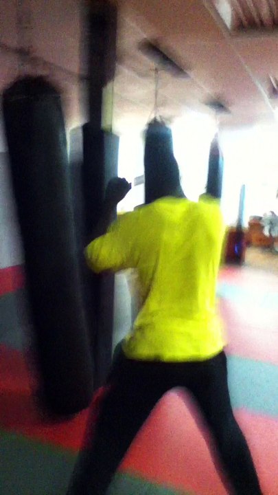 Mouaz train boxing