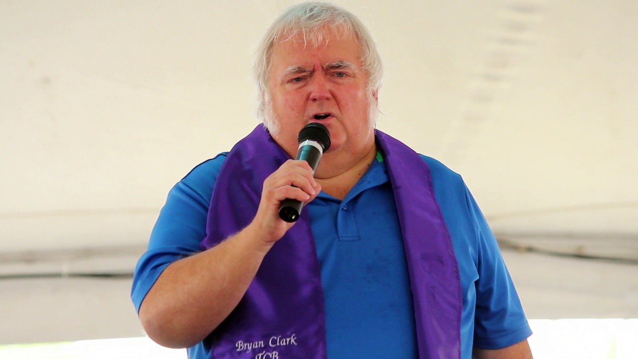 Bryan Clark sings 'How Great Thou Art' Elvis Week 2016