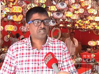 বাহারি ডিজাইনের শোপিস পাওয়া যাচ্ছে বাণিজ্য মেলায়