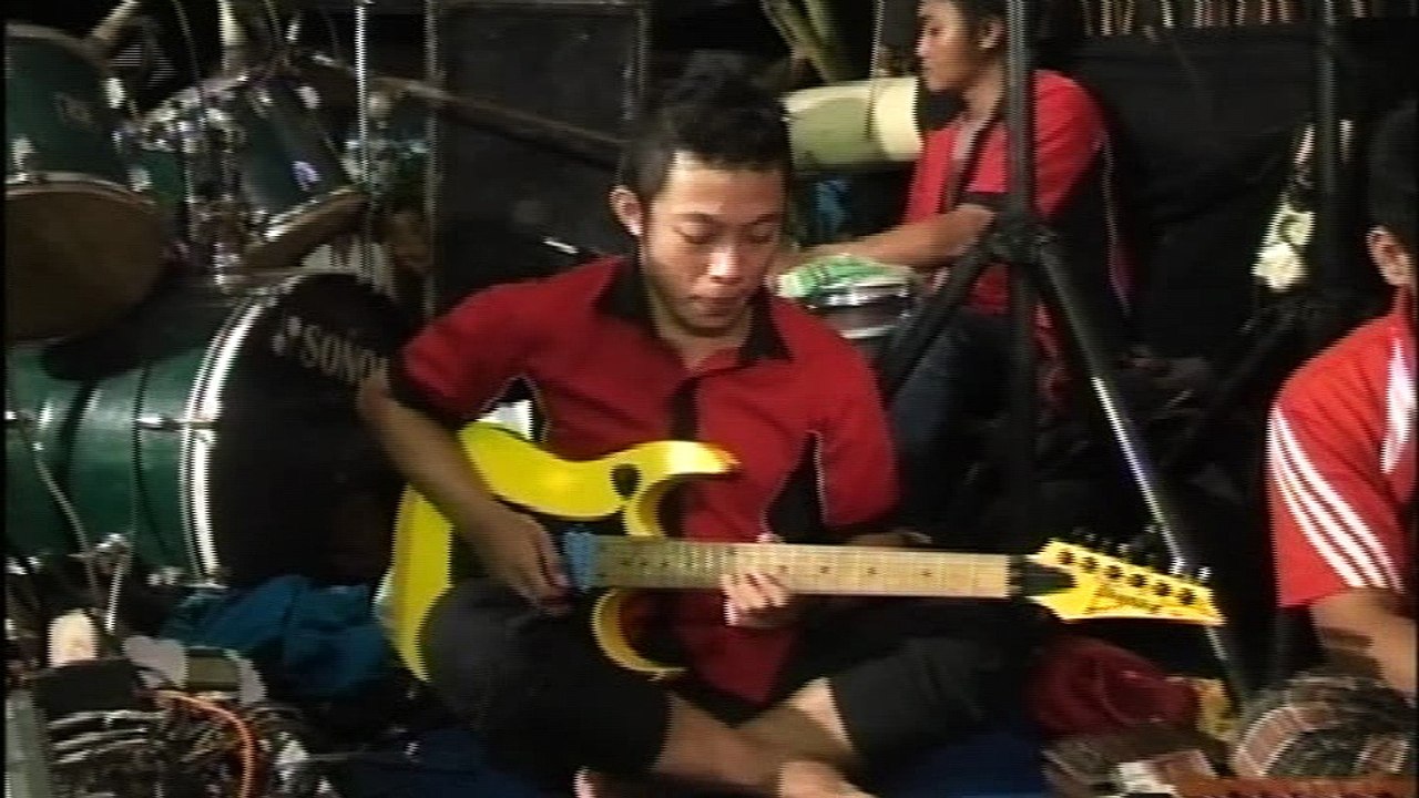 Demy - KELANGAN