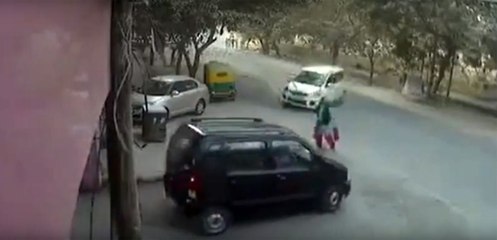 İki aracın arasında kaldı